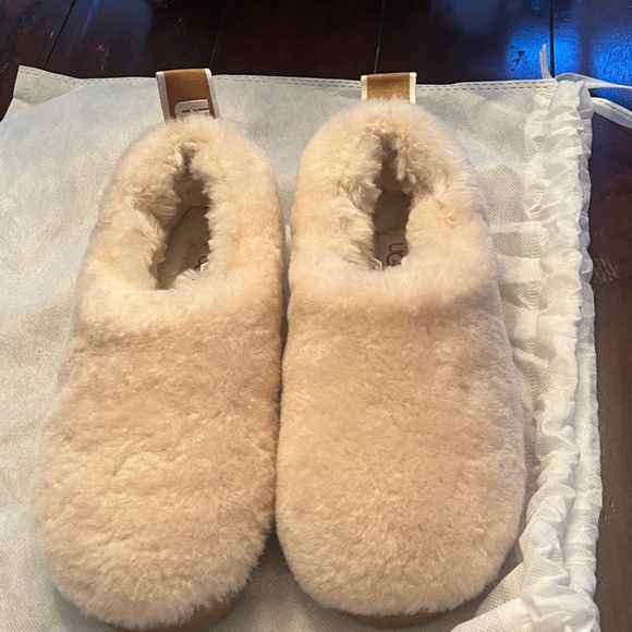 UGG Tasman Clog Sherpa Slipper Booties - Picture 1 of 7